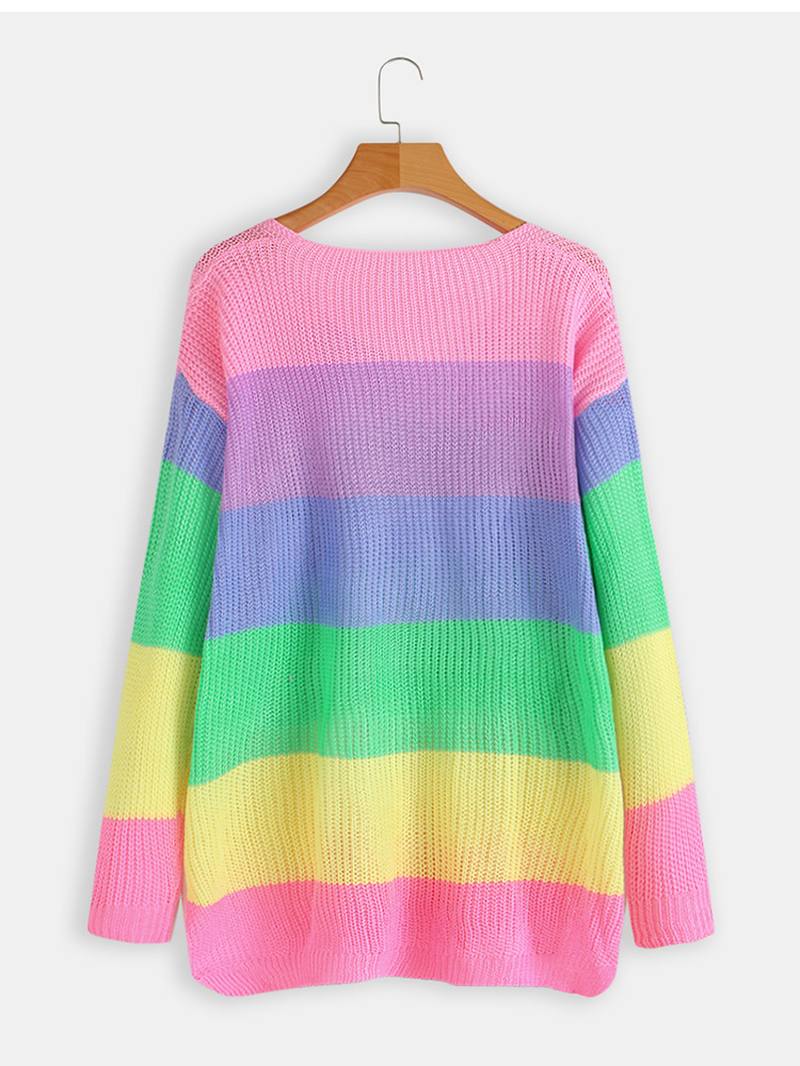 Pitkähihaiset V-aukkoiset Rainbow Stripe -väriset Neulepuserot