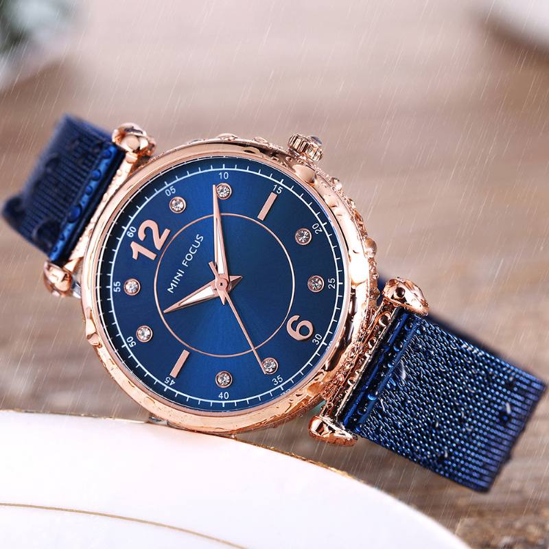 Elegantti Design Mesh-teräksinen Naisten Rannekello Crystal Ladies Quartz Watch