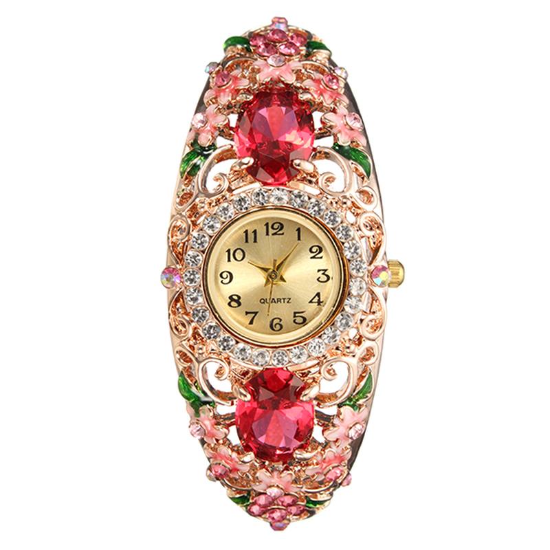 Retro-tyylinen Naisten Rannekoru Kello Flower Diamond Quartz Watch