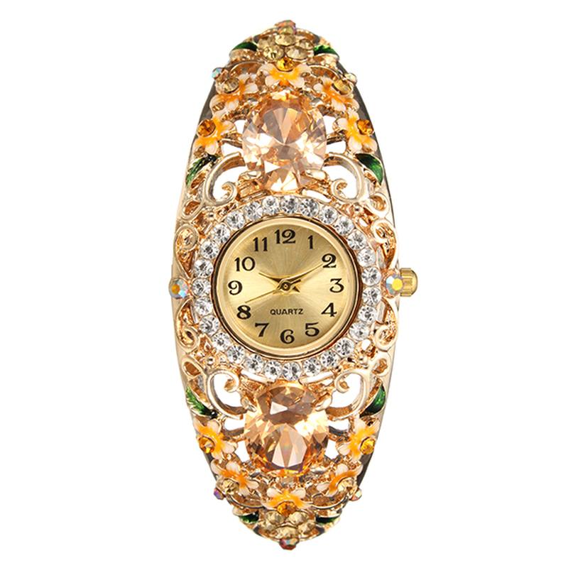 Retro-tyylinen Naisten Rannekoru Kello Flower Diamond Quartz Watch