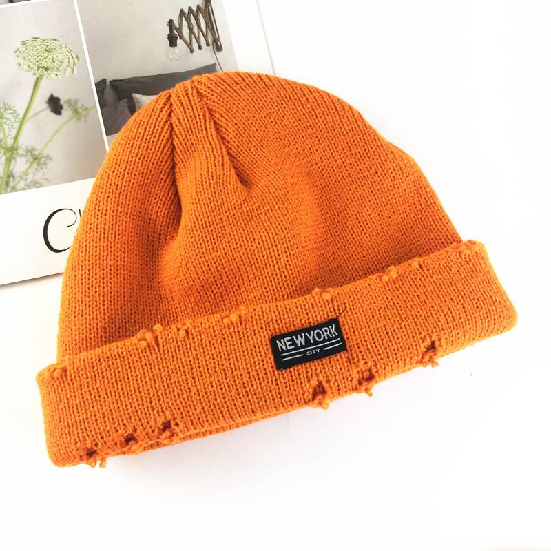 Muoti Patch Hole Knit Hat Korvansuojaus Toe Cap Kylmähattu