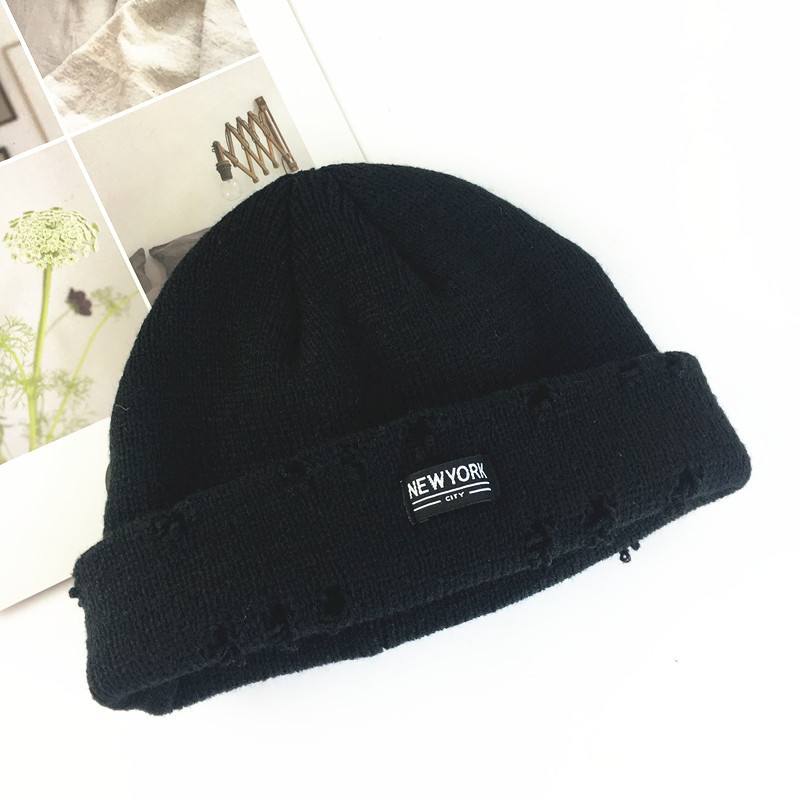 Muoti Patch Hole Knit Hat Korvansuojaus Toe Cap Kylmähattu